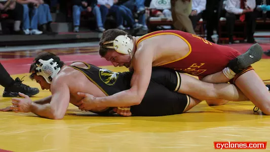 No. 2 Wrestlers Trap 17th-Ranked Tigers, 28-10