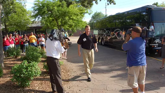 Harlan and Omaha Tailgate Tour Photos and Multimedia
