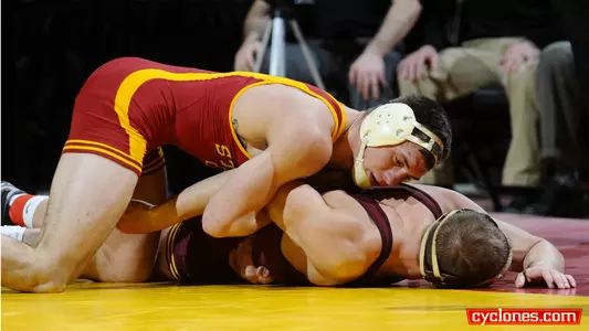 No. 5 Minnesota Wins Six of 10 over No. 16 Iowa State