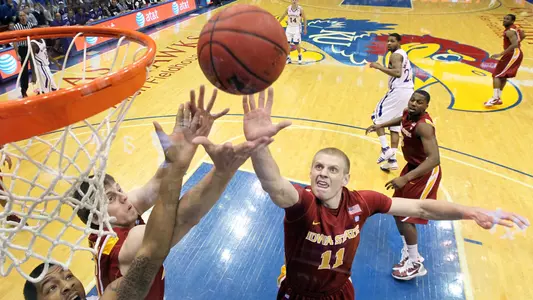 No. 2 Kansas Beats Iowa State