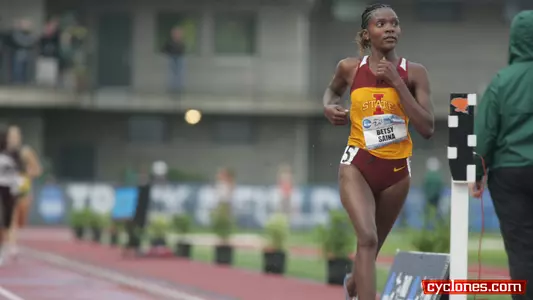 Saina Runs No. 3 All-Time Collegiate 10K