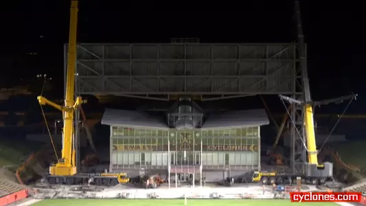 Time-Lapse Video: "The Big Pick" Videoboard Installation