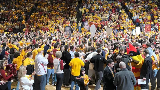 Cyclones Shock No. 5 Kansas, 72-64
