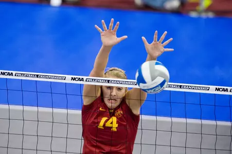 Cyclones Down Illini In Spring Action