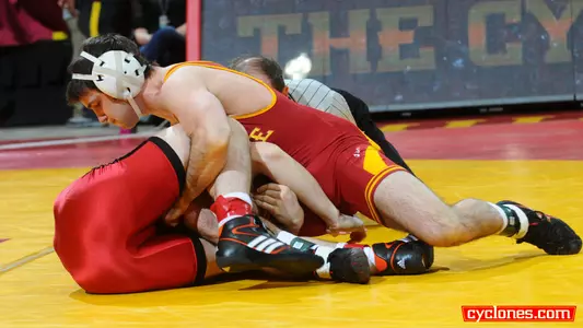 Iowa State Routs Wisconsin In Duals First Round