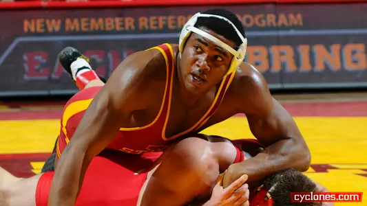 Gibson Finishes Strong, Cyclones Top Panthers 19-17