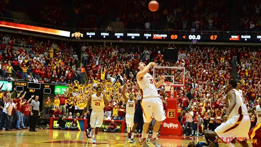 Niang Layup Sinks Mountaineers