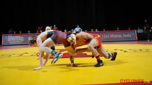 Cyclones Shut Out Eastern Michigan, 39-0