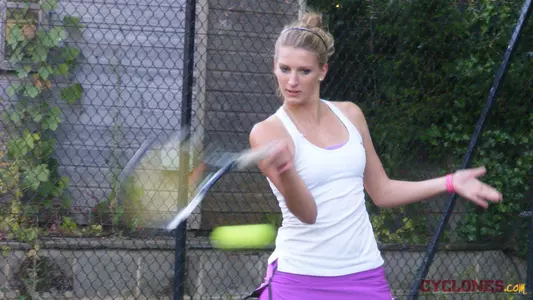 Lydia Green Signs With Cyclones