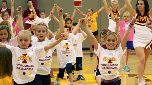 Cheerleaders to Host Cyclone Spirit Day Cheer Clinic