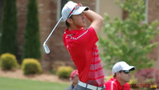 Fernandez Jumps Into Lead After Second-Round 66