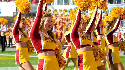 Cheerleaders To Host College Cheer Prep Clinic
