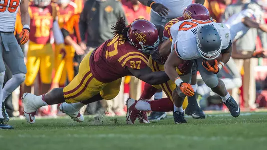 No. 5 Oklahoma State Scores Late To Beat ISU, 35-31