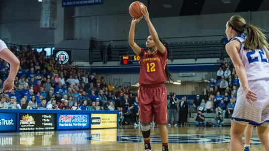 Cyclones Fall To Drake, 74-70