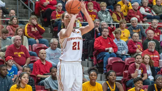 Cyclones Defeat Arkansas-Pine Bluff, 70-41