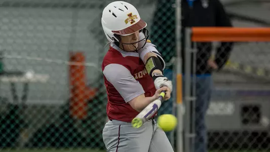 Cyclones Split Sunday Games