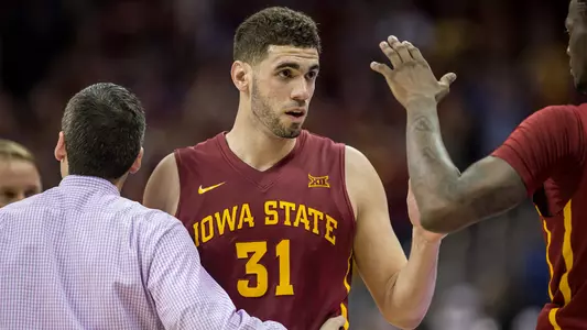 Niang-Led Rally Falls Short to No. 6 OU, 79-76