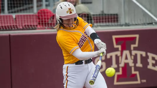 Hildreth Lifts Cyclones To 7-2 Victory In Game Two