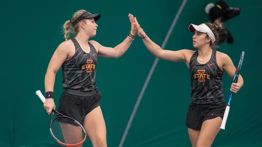 Kadleckova, Cabezas_Baylor_2021-22