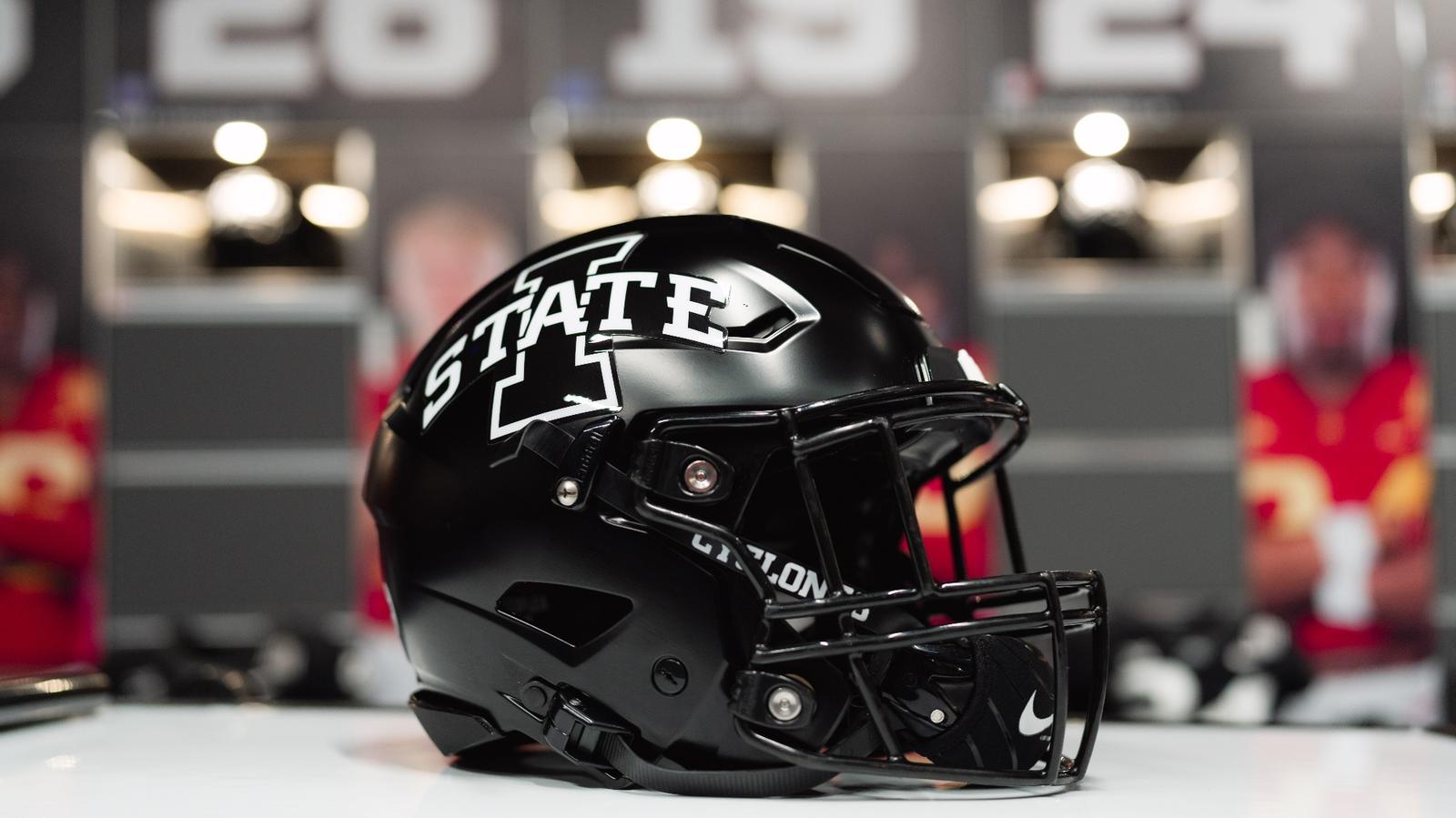 afn on iowa's football helmet Iowa Hawkeyes Riddell SpeedFlex Mid-Size MIDI The Speedy Cheetah point chinstrap Iowa State football reveals Alex
