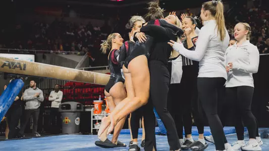 Lauren O'Brochta & Haylee Young