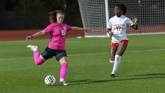 Chloe Broughton vs. Houston