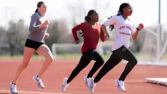 Keelee Leitzen, Makayla Clark, Camryn Hubbard