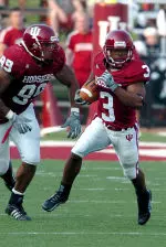 Indiana football player Lance Bennett gets IU basketball fans in the game with his new song.