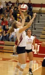 Lauren Ditteon had eight kills, five digs and three block assists for the Hoosiers against Illinois.