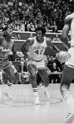 Scott May helped the Hoosiers to a 32-0 record in 1975-76, starting with a win over No. 2 UCLA on Nov. 29, 1975.