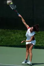 Junior Cecile Perton improved to 16-6 at the No. 6 singles position with a 6-0, 6-0 win over Brittany Minna in the Big Ten Quarterfinals.