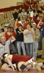 Fans react as Matt Powless gets the match-winning takedown with just four seconds remaining
