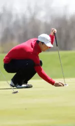 Chase Wright dropped in six birdies on Thursday