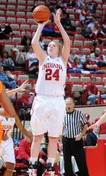 Aulani Sinclair finished with a team-high 17 points while shooting 3-of-7 from 3-point range.