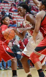 Junior Simone Deloach tallied a career-high 14 points.