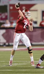 Nate Sudfeld threw for 219 yards and four touchdowns in the season opener.
