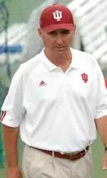 Head coach Lin Loring became the first women's tennis coach to achieve 800 career wins on Friday.