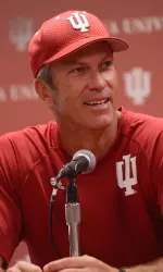 Head coach Tracy Smith