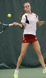 Alecia Kauss won both of her singles matches on Sunday afternoon.