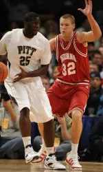 Derek Elston and the Hoosiers defeated Pitt, 74-64, in 2009 at MSG as part of the Jimmy V Classic