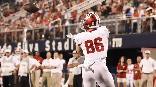 MIAMI, FL - SEPTEMBER 01, 2018 - tight end Peyton Hendershot #86 of the Indiana Hoosiers touchdown during the game against the FIU Panthers and the Indiana Hoosiers at Riccardo Silva Stadium in Miami, FL. Photo By Craig Bisacre/Indiana Athletics