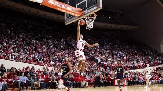 BLOOMINGTON, IN - NOVEMBER 01, 2018 - Guard Robert Phinisee #10 of the Indiana Hoosiers during a game against the University of Southern Indiana Screaming Eagles and the Indiana Hoosiers in Simon Skjodt Assembly Hall in Bloomington, IN. Photo By Craig Bisacre/Indiana Athletics
