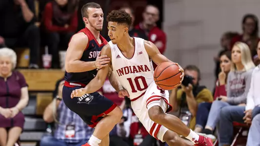 BLOOMINGTON, IN - NOVEMBER 01, 2018 - Guard Robert Phinisee #10 of the Indiana Hoosiers during a game against the University of Southern Indiana Screaming Eagles and the Indiana Hoosiers in Simon Skjodt Assembly Hall in Bloomington, IN. Photo By Missy Minear/Indiana Athletics