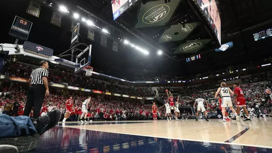 INDIANAPOLIS, IN - 2018.12.15 - Rob Phinisee Winning Shot Butler Wide