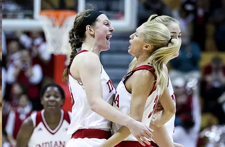 Tyra Buss and Amanda Cahill