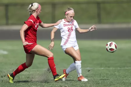 BLOOMINGTON, IN - AUGUST 19, 2018 - Midfielder Nicolette Kapsalis #25 of the Indiana Hoosiers  during the game against the Miami University RedHawks and the Indiana Hoosiers at Bill Armstrong Stadium in Bloomington, IN. Photo By Craig Bisacre/Indiana Athletics