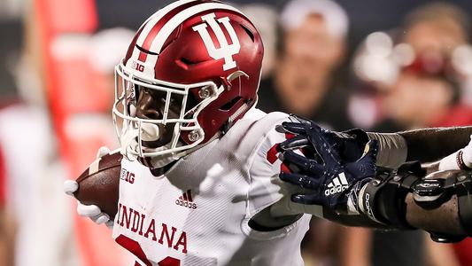 MIAMI, FL - SEPTEMBER 01, 2018 - running back Stevie Scott #21 of the Indiana Hoosiers during the game against the FIU Panthers and the Indiana Hoosiers at Riccardo Silva Stadium in Miami, FL. Photo By Craig Bisacre/Indiana Athletics