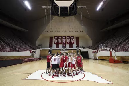 BLOOMINGTON, IN - SEPTEMBER 27, 2018 - Indiana Hoosiers Women's Basketball team during the first women's basketball practice at Simon Skjodt Assembly Hall in Bloomington, IN. Photo By Craig Bisacre/Indiana Athletics