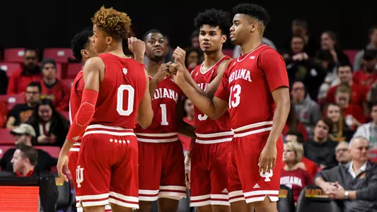 Huddle COLLEGE PARK, MD - JANUARY 11, 2019 - \mbb during the game between the Maryland Terrapins and the Indiana Hoosiers at the Xfinity Center in College Park, MD. Photo By Mitchell Layton/For Indiana Athletics