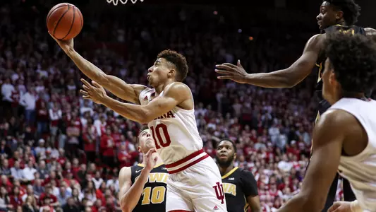 BLOOMINGTON, IN - FEBRUARY 07, 2019 - Guard Robert Phinisee #10 of the Indiana Hoosiers during the game against the Iowa Hawkeyes and the Indiana Hoosiers at Simon Skjodt Assembly Hall in Bloomington, IN. Photo By John Sims/Indiana Athletics